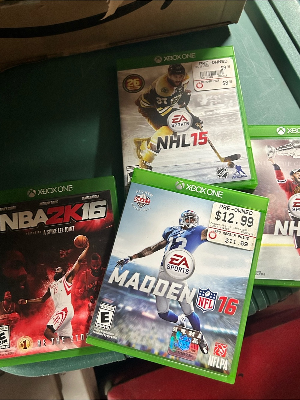 Xbox one game bundle - Picture 2 of 3